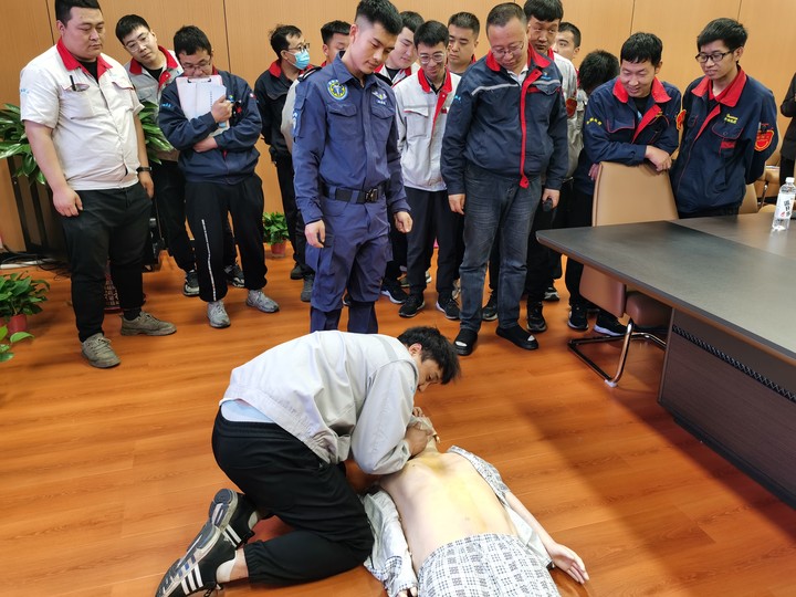 洪洞縣應(yīng)急局蒞臨我司開展安全幫扶活動(dòng)4.jpg 洪洞縣應(yīng)急局蒞臨我司開展安全幫扶活動(dòng)4.jpg